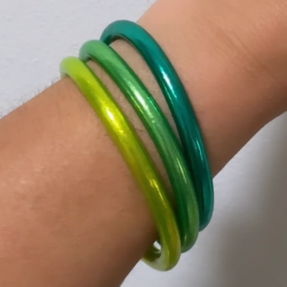 BLESS “ALL WEATHER SINGLE BANGLE” - GREENS